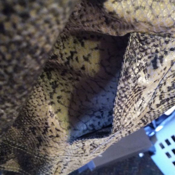 Sexy faux snakeskin jacket - Picture 4 of 6